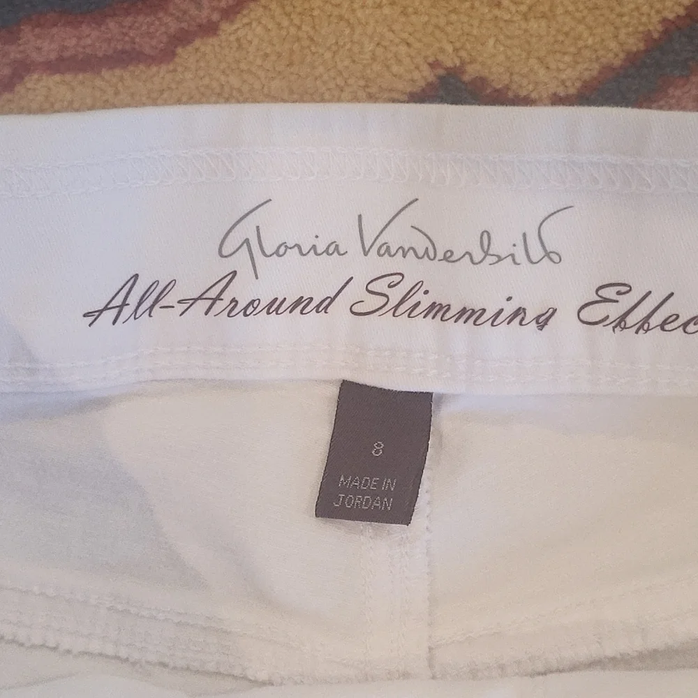 Gloria Vanderbilt shorts, white, Size 8 - Picture 3 of 4